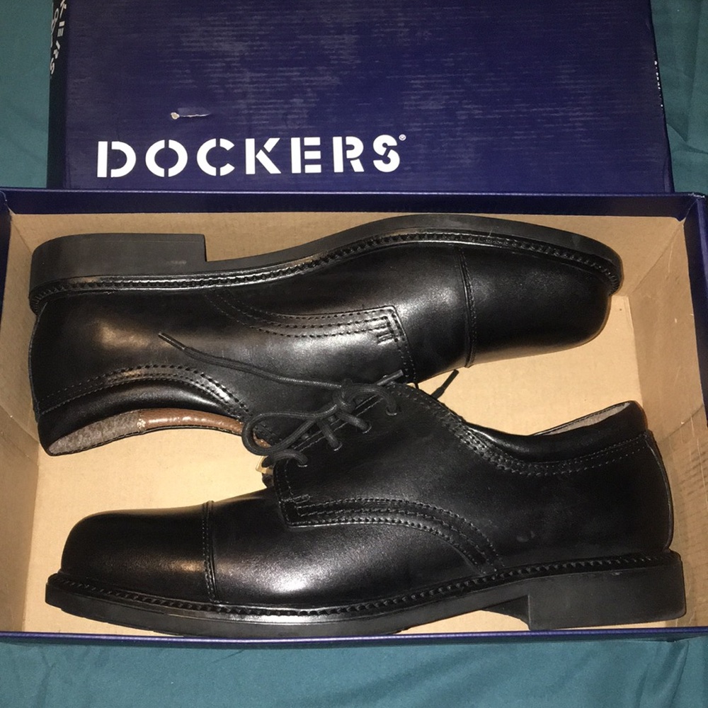 SOLD~ Dockers Men’s Dress Shoes